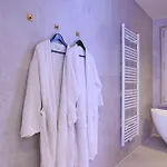 Sams Living Athen - *