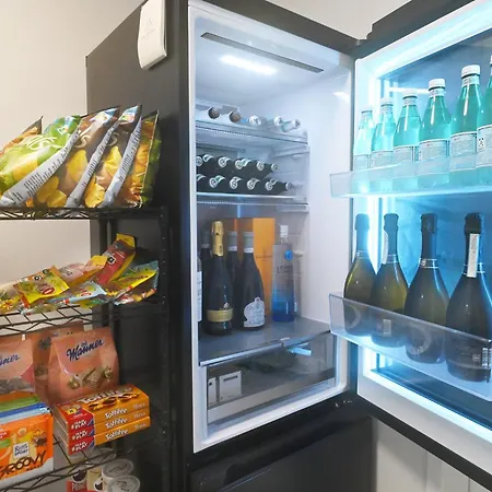 Sams Living Athen - *