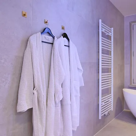 Sams Living Athen - *